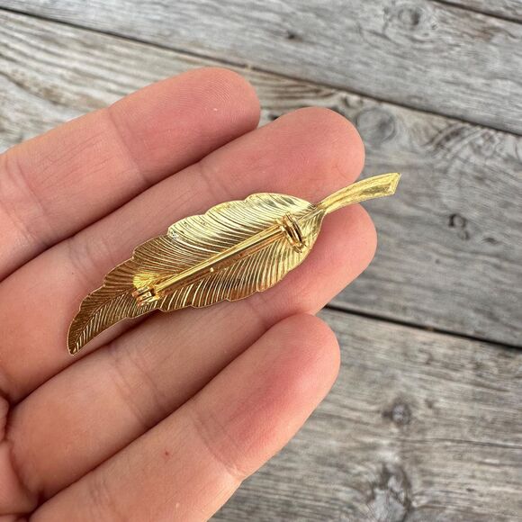 Vintage Jewelry Gold Tone Leaf Brooch Pin - Picture 2 of 2